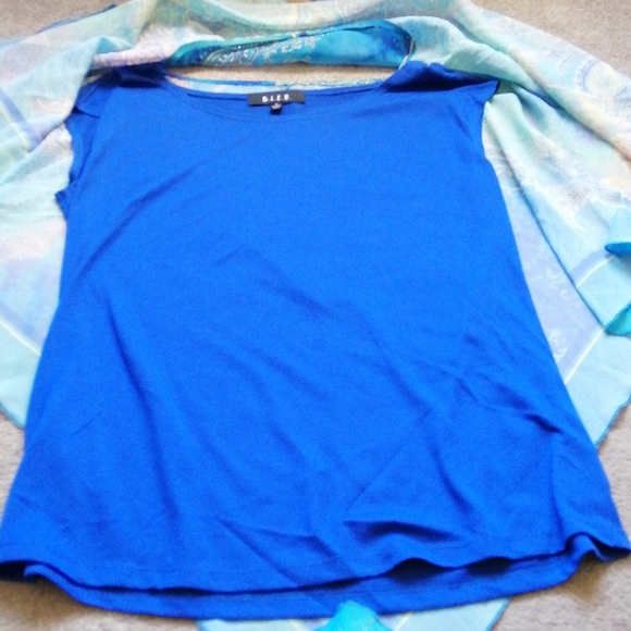 🎉Host Pick🎉 Scarf top BNWOT - Picture 5 of 6